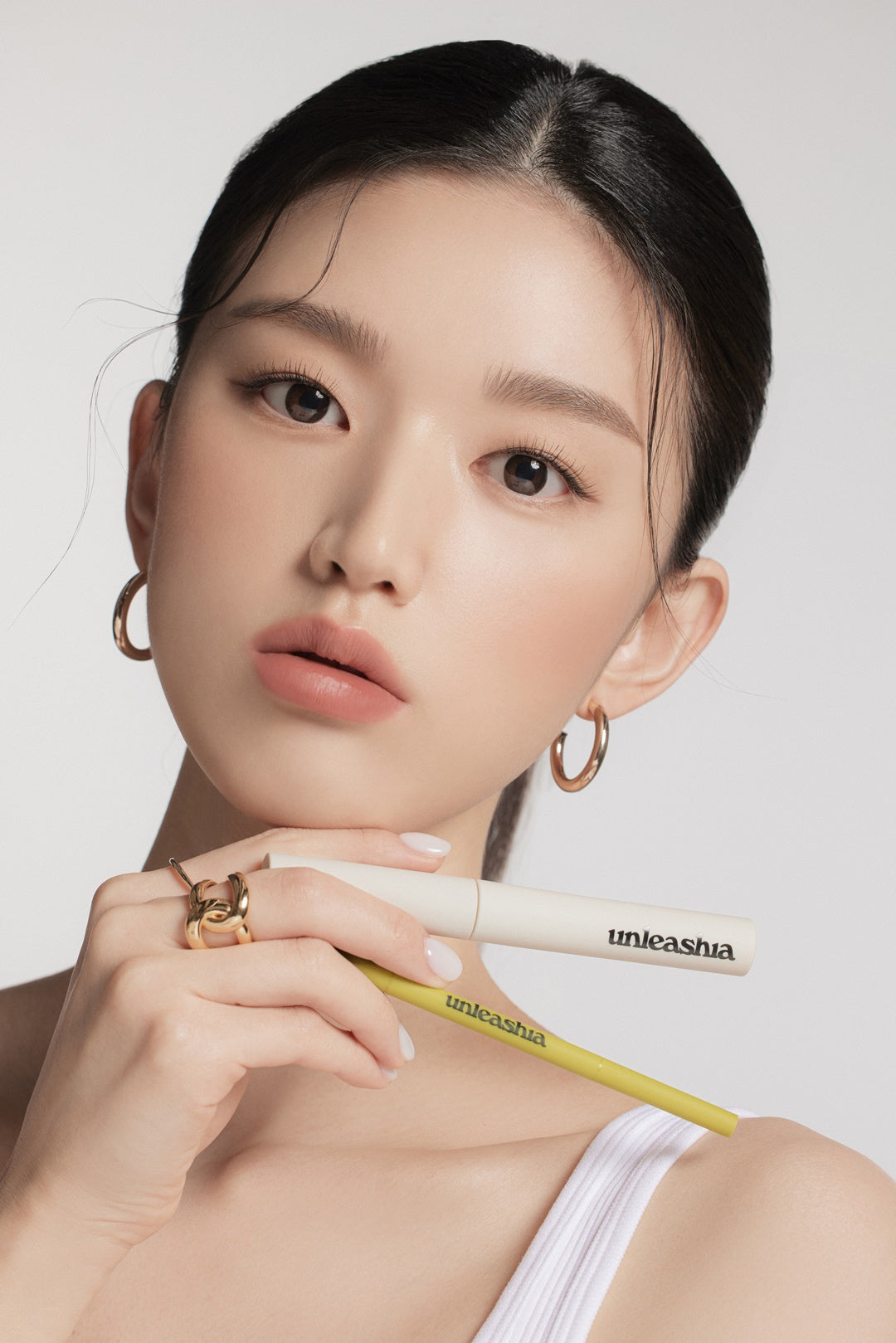 UNLEASHIA - Shaper Defining Eyebrow Pencil